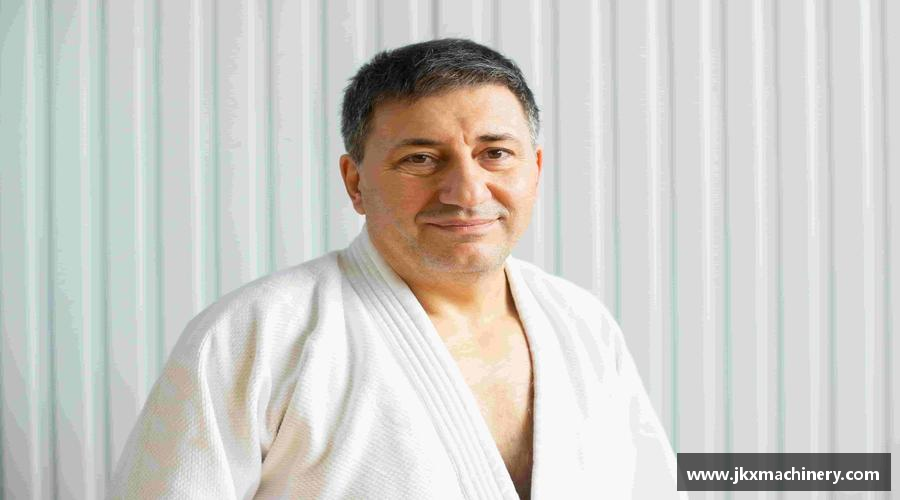 J9九游真人游戏第一品牌挑战自我，勇往直前！